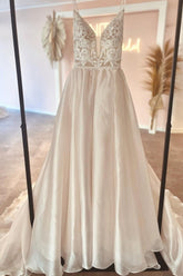 Elegant v-neck spaghetti straps sleeveless a-line lace Wedding dresses